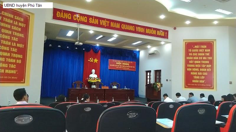 UBND huyện Phú Tân